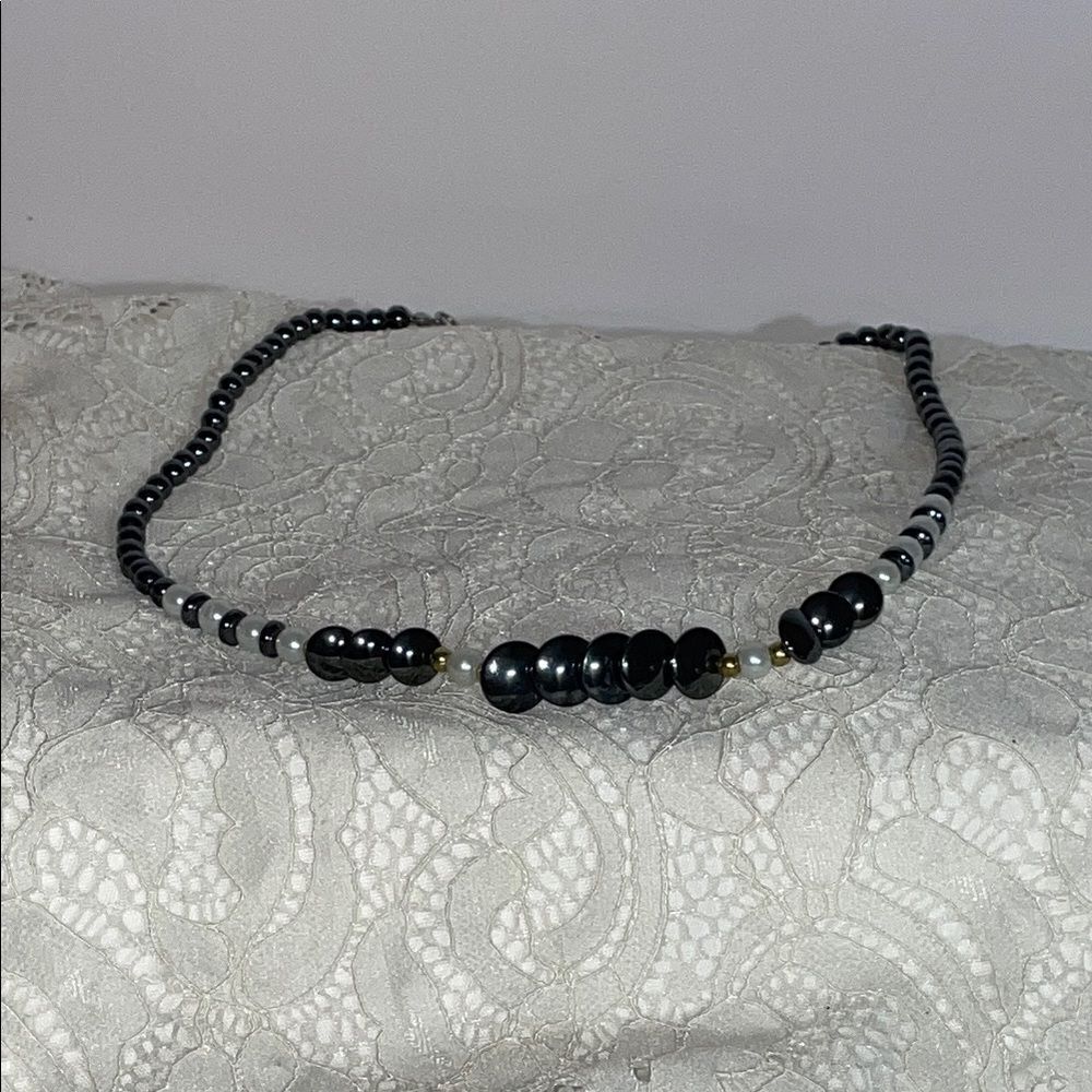 Elegant Hematite and Culture Pearl Necklace